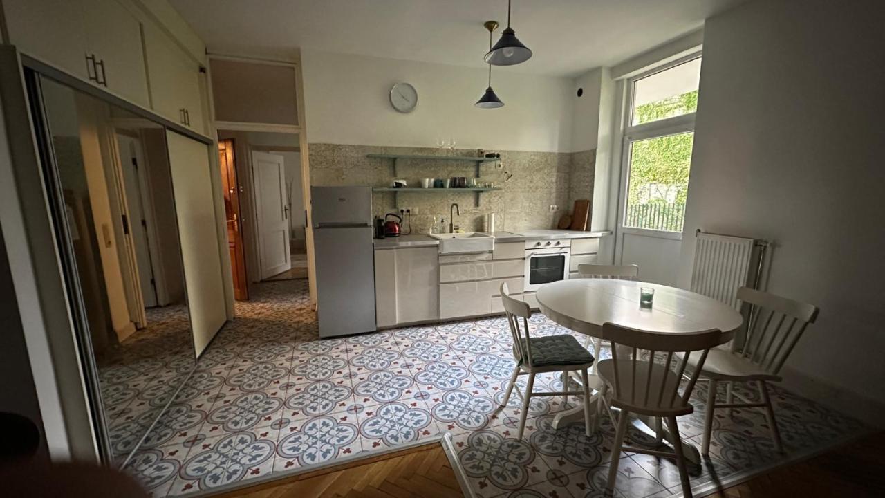 Cosy Apartman In Green Buda Budapest Eksteriør bilde